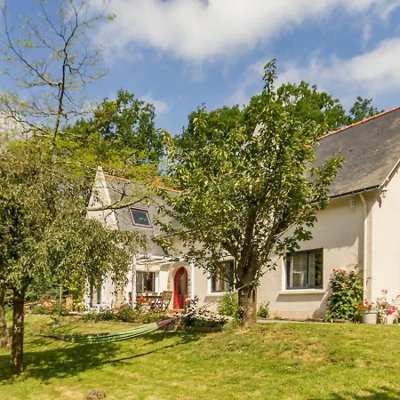 Evasion Marine : Avec Jardin Prive, Terrasse Et Acces Direct Au Canal De Nantes A Brest - Fr-1-306-835 Holiday home